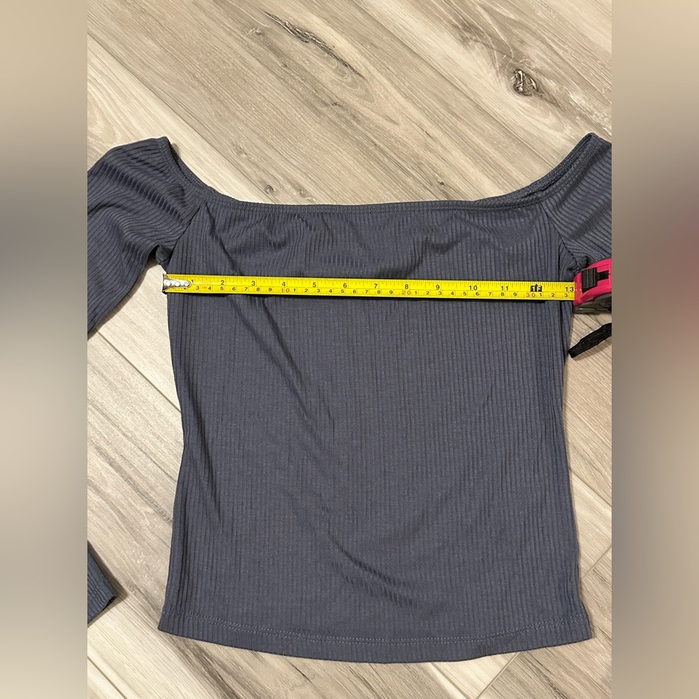 Mossimo Top - Picture 2 of 6